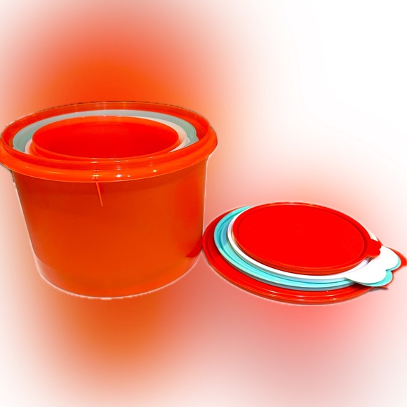 TUPPERWARE CLASSIC ROUND CANISTERS RED TURQUOISE WHITE FOOD STORAGE STACKABLE - Picture 3 of 11
